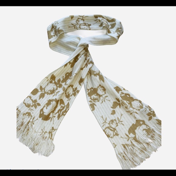 Cejon Scarf - Picture 2 of 5